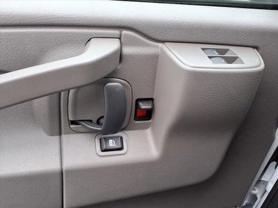 2025 Chevrolet Express Cutaway 3500 1WT