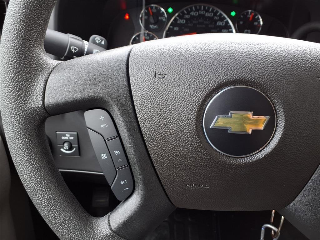 2025 Chevrolet Express Cutaway 3500 1WT