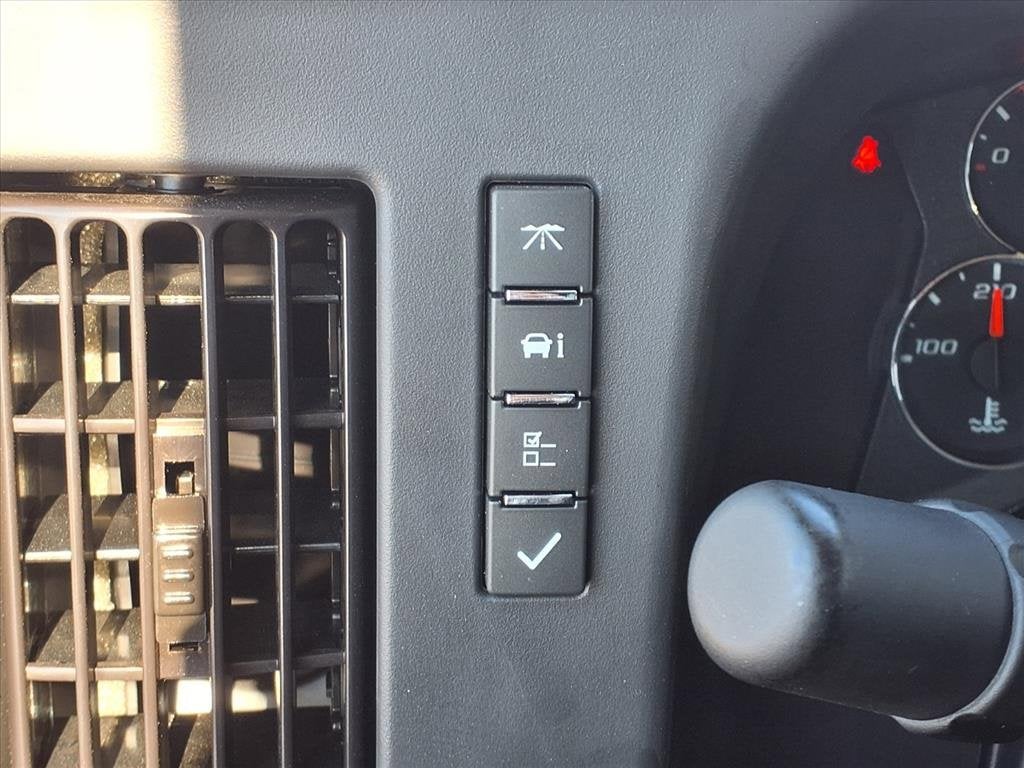 2025 Chevrolet Express Cutaway 3500 1WT