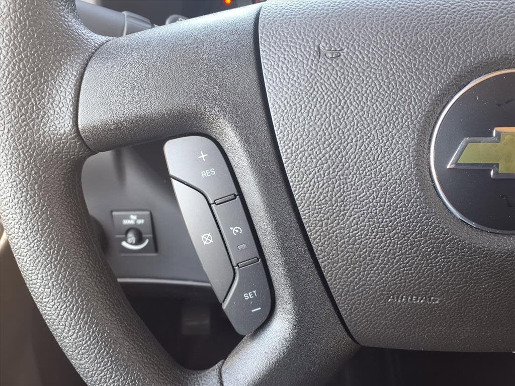 2025 Chevrolet Express Cutaway 3500 1WT