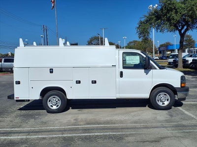 2025 Chevrolet Express Cutaway 3500 1WT