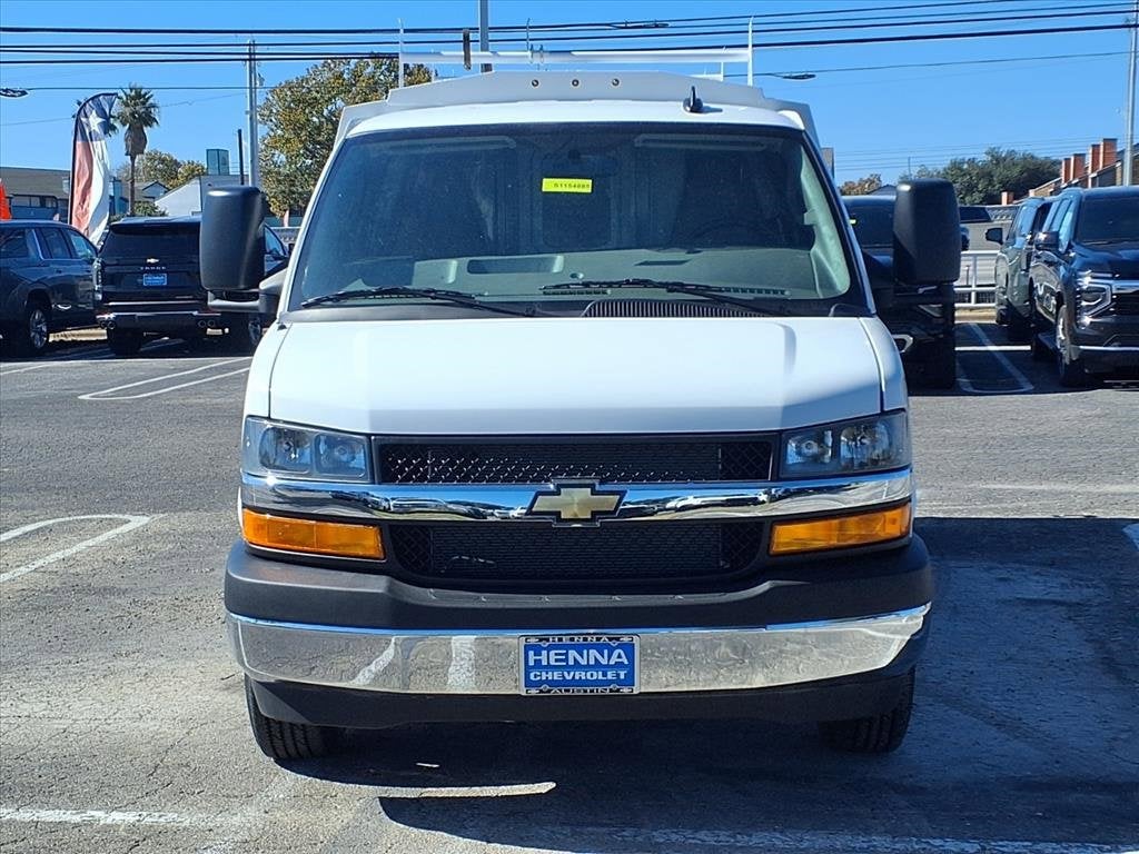 2025 Chevrolet Express Cutaway 3500 1WT