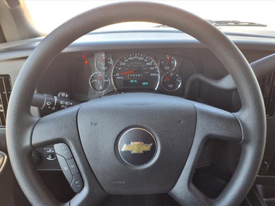 2025 Chevrolet Express Cutaway 3500 1WT