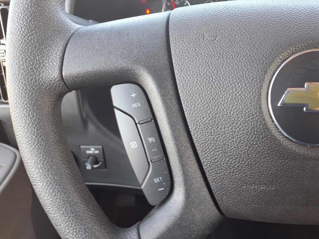 2025 Chevrolet Express Cutaway 3500 1WT