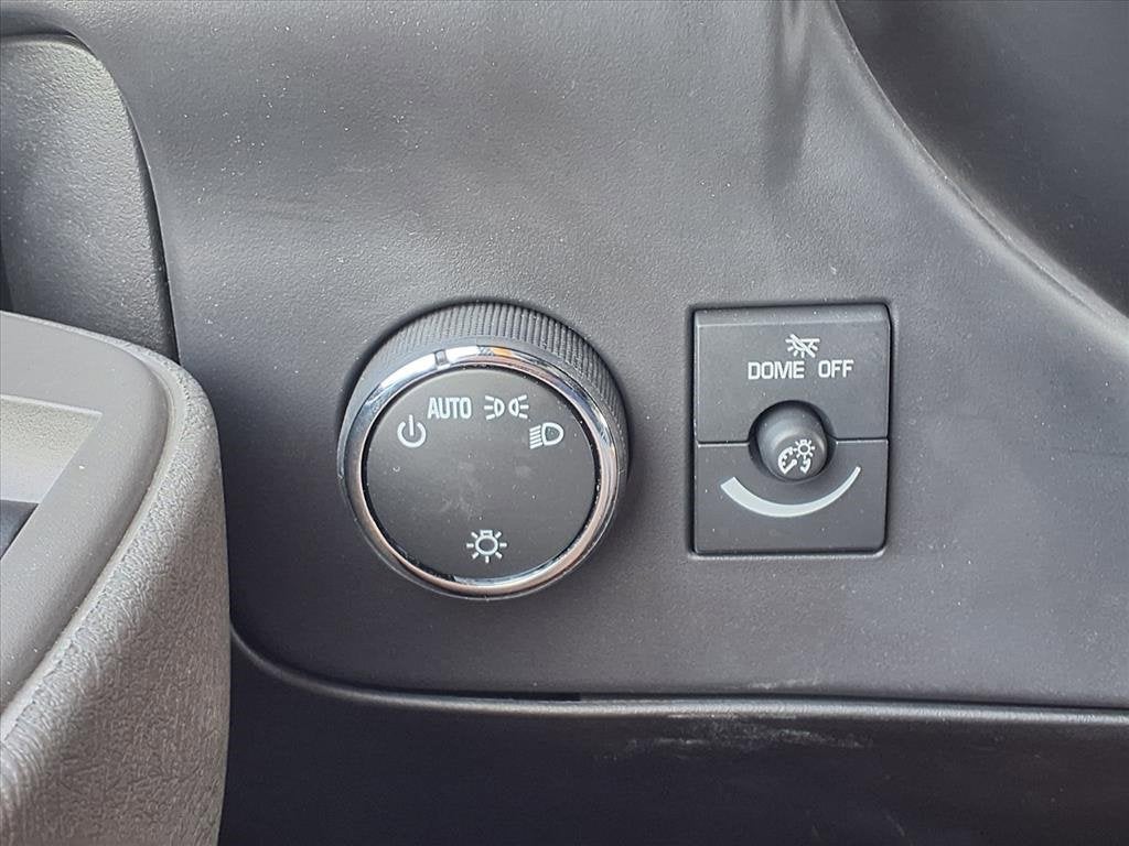 2025 Chevrolet Express Cutaway 3500 1WT