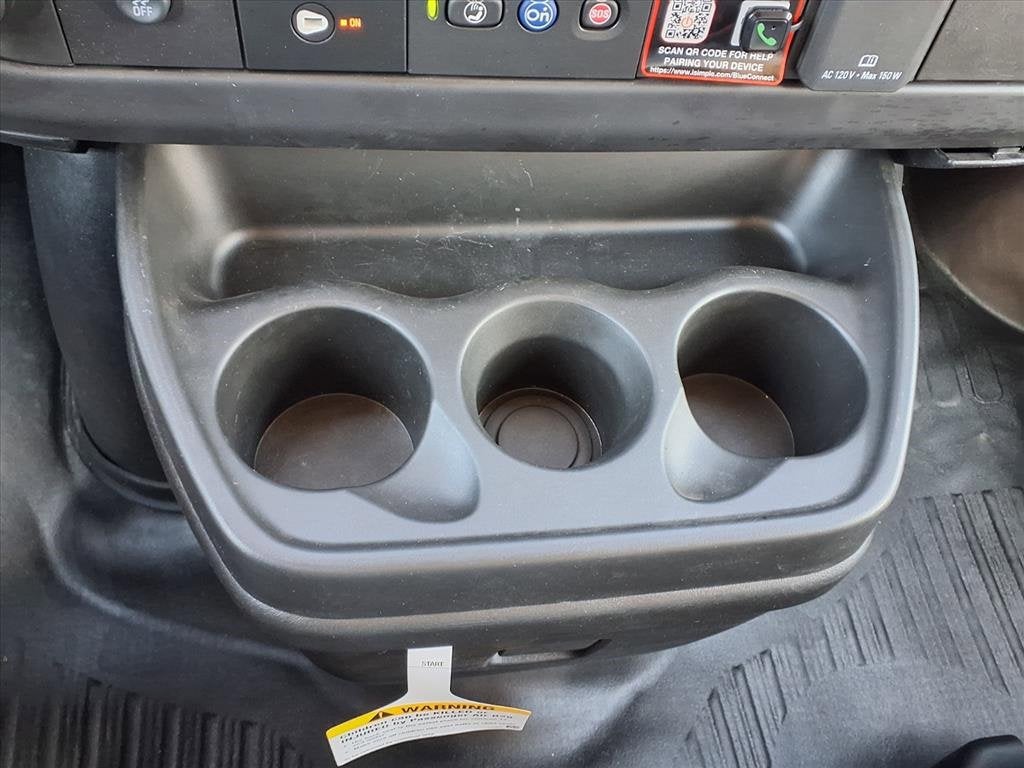 2025 Chevrolet Express Cutaway 3500 1WT