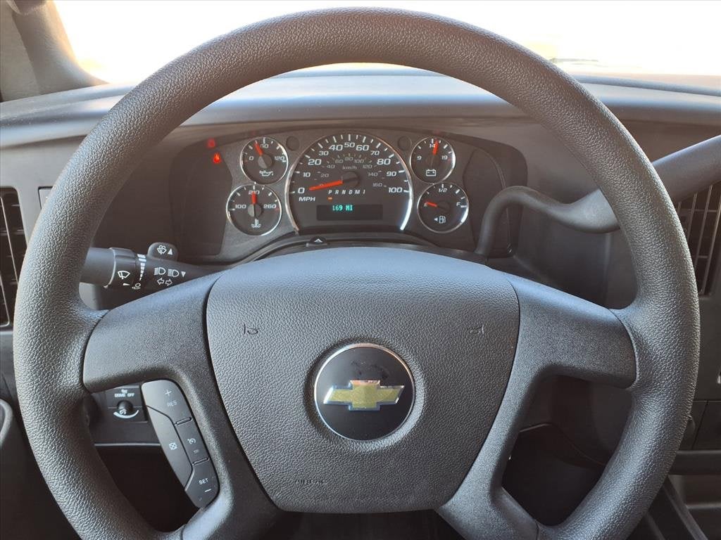 2025 Chevrolet Express Cutaway 3500 1WT