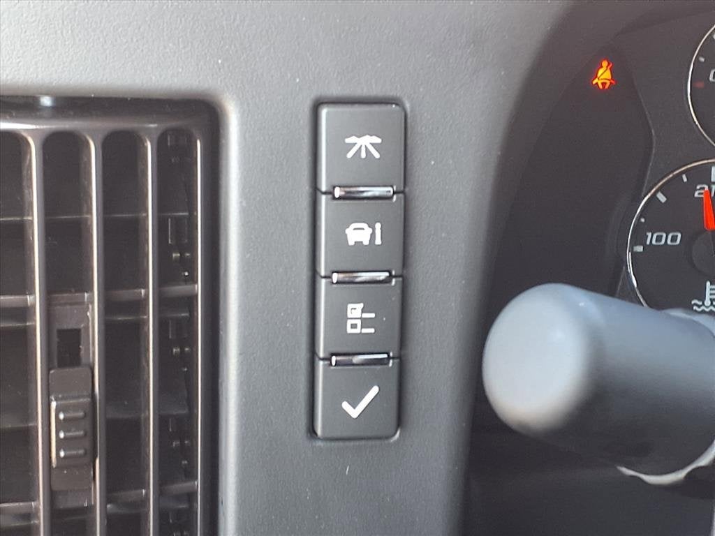 2025 Chevrolet Express Cutaway 3500 1WT