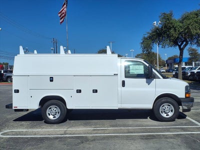 2025 Chevrolet Express Cutaway 3500 1WT