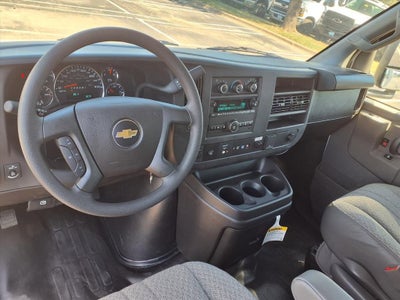 2025 Chevrolet Express Cutaway 3500 1WT