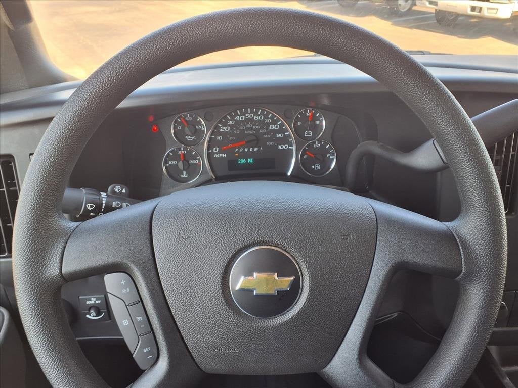 2025 Chevrolet Express Cutaway 3500 1WT