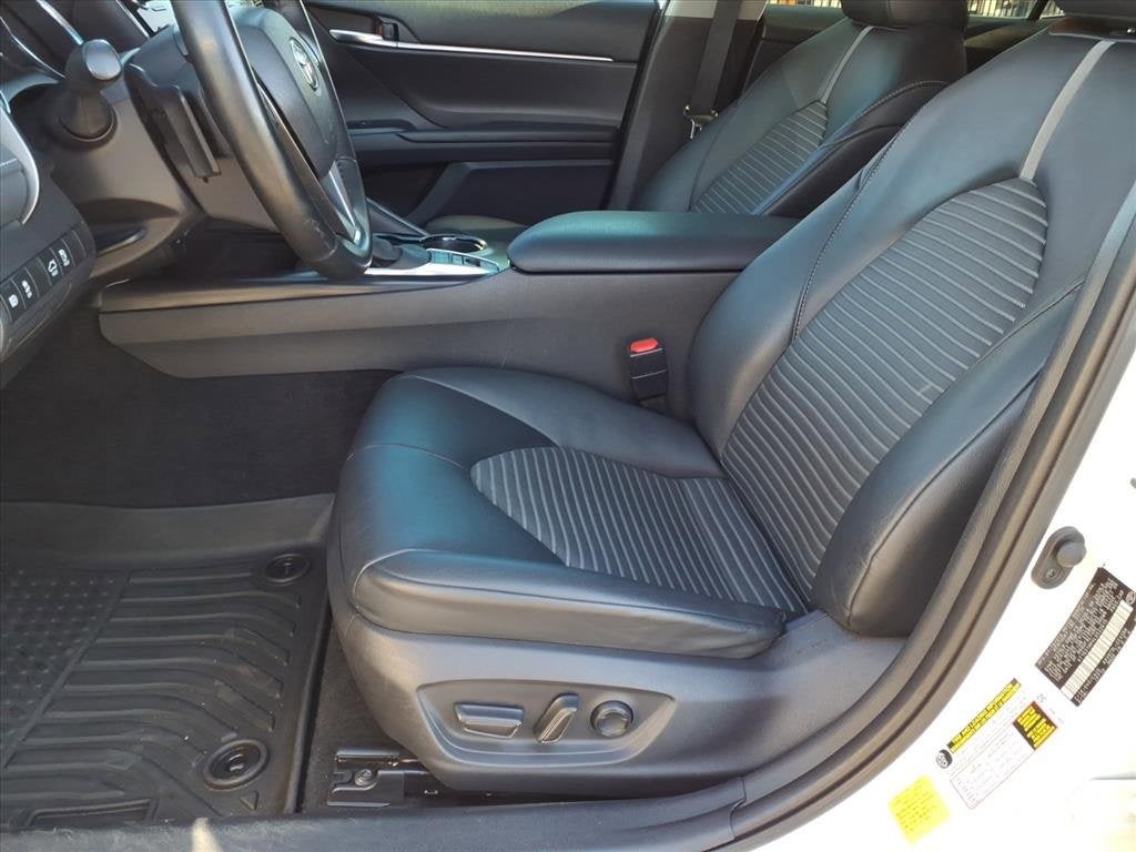 2020 Toyota Camry Hybrid SE