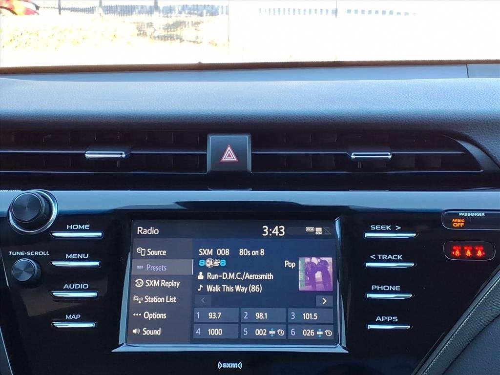 2020 Toyota Camry Hybrid SE