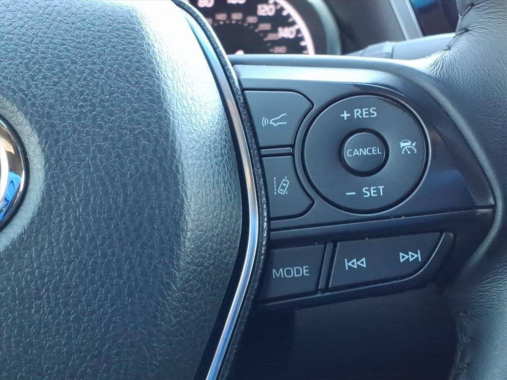 2020 Toyota Camry Hybrid SE