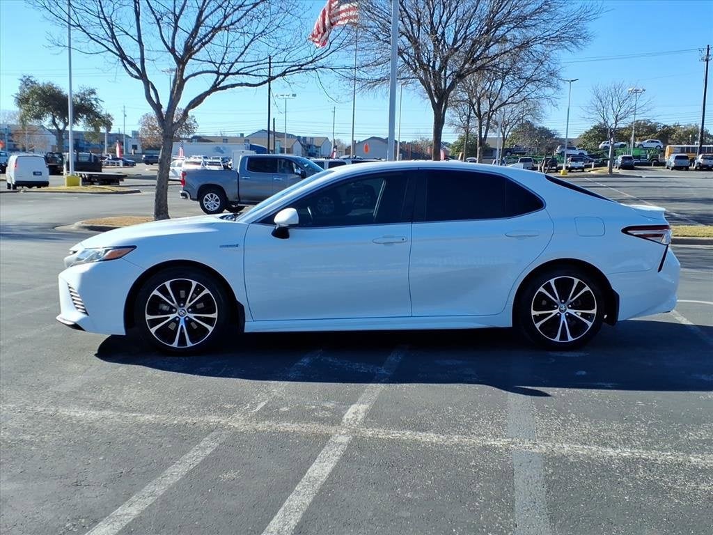 2020 Toyota Camry Hybrid SE