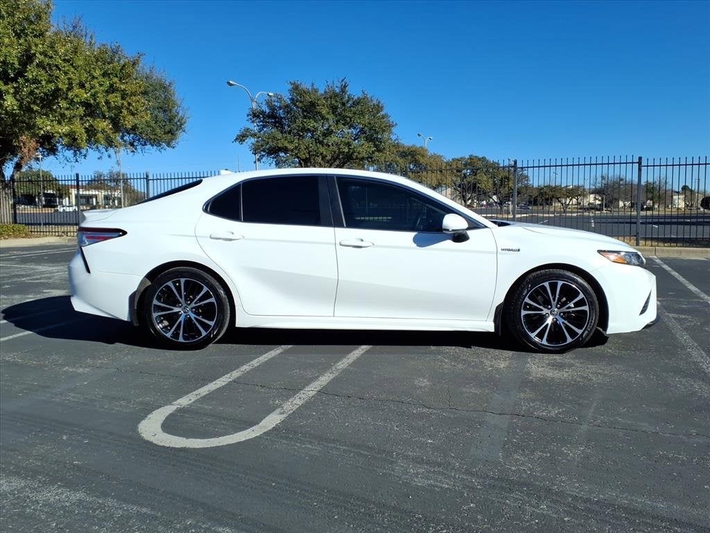 2020 Toyota Camry Hybrid SE