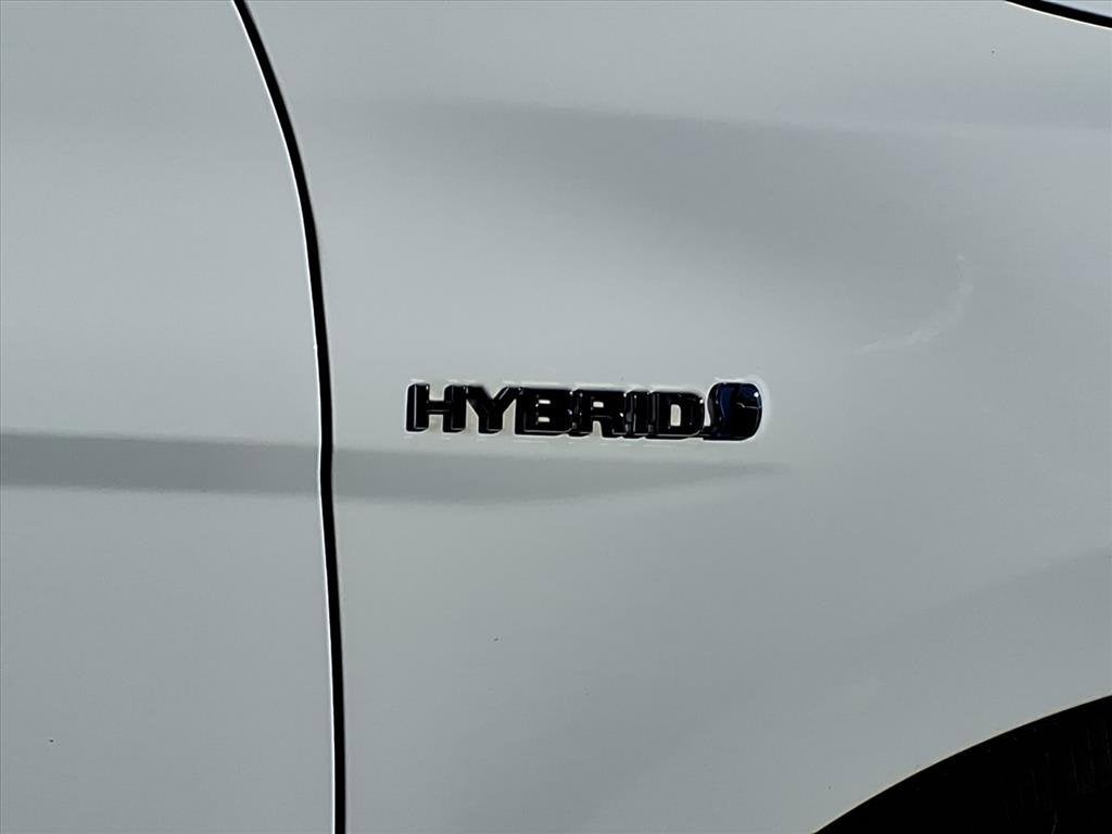 2020 Toyota Camry Hybrid SE