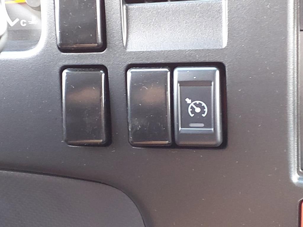 2025 Chevrolet Low Cab Forward 4500 Base