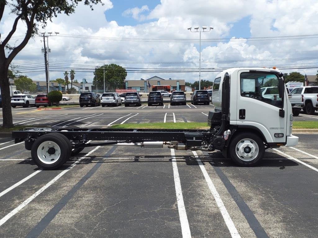 2025 Chevrolet Low Cab Forward 4500 Base