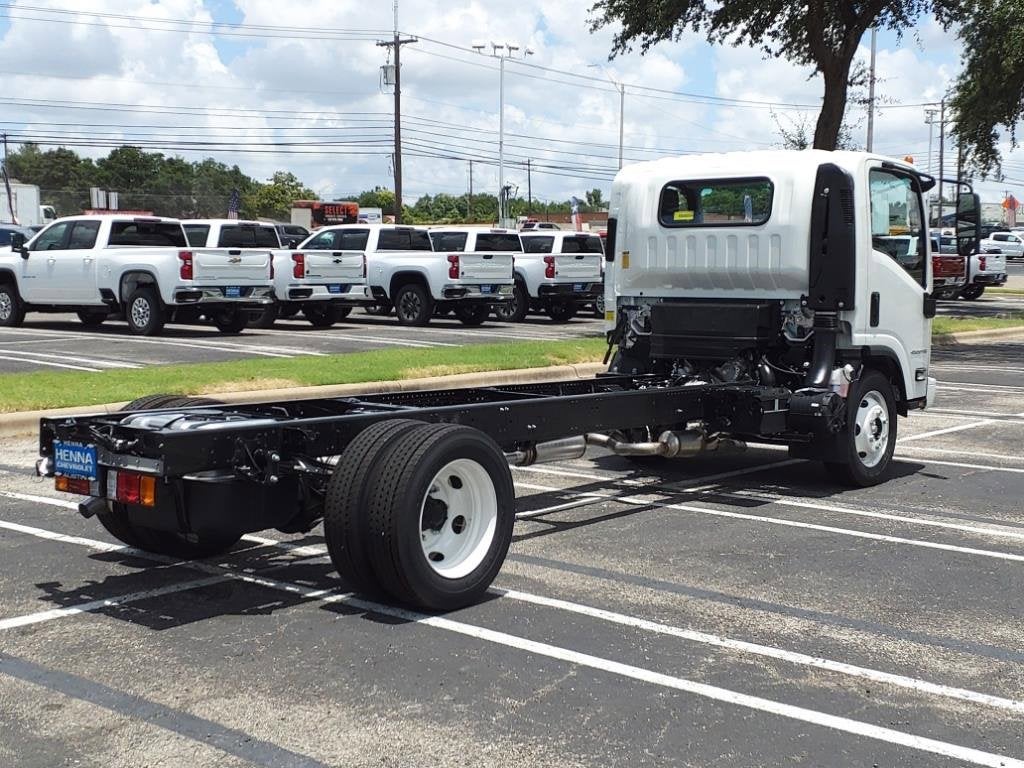 2025 Chevrolet Low Cab Forward 4500 Base