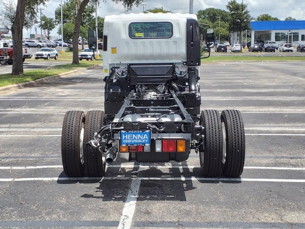 2025 Chevrolet Low Cab Forward 4500 Base
