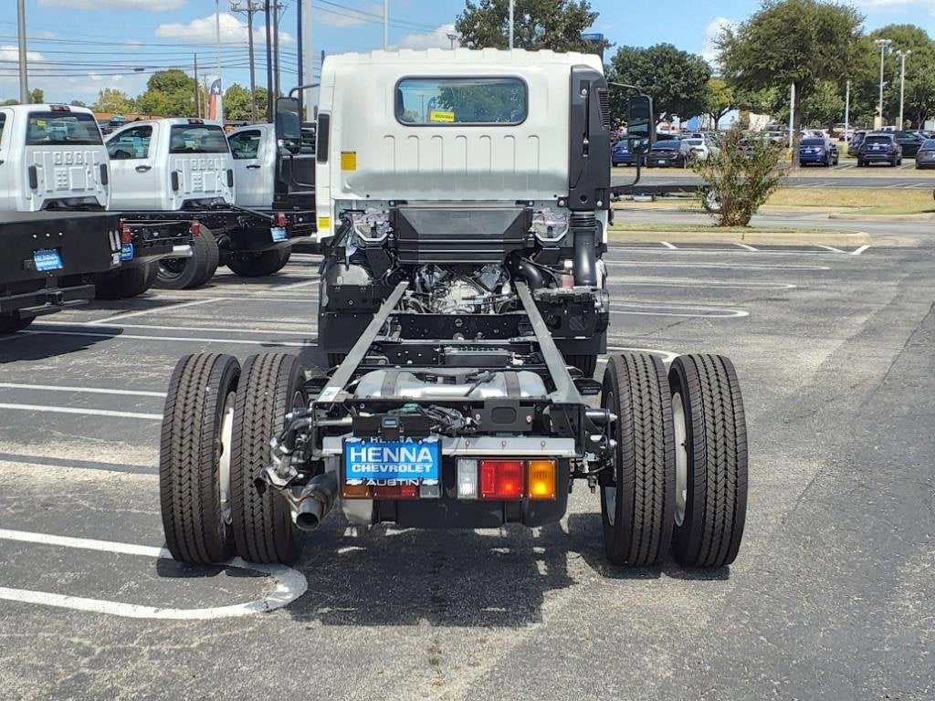 2025 Chevrolet Low Cab Forward 4500 Base