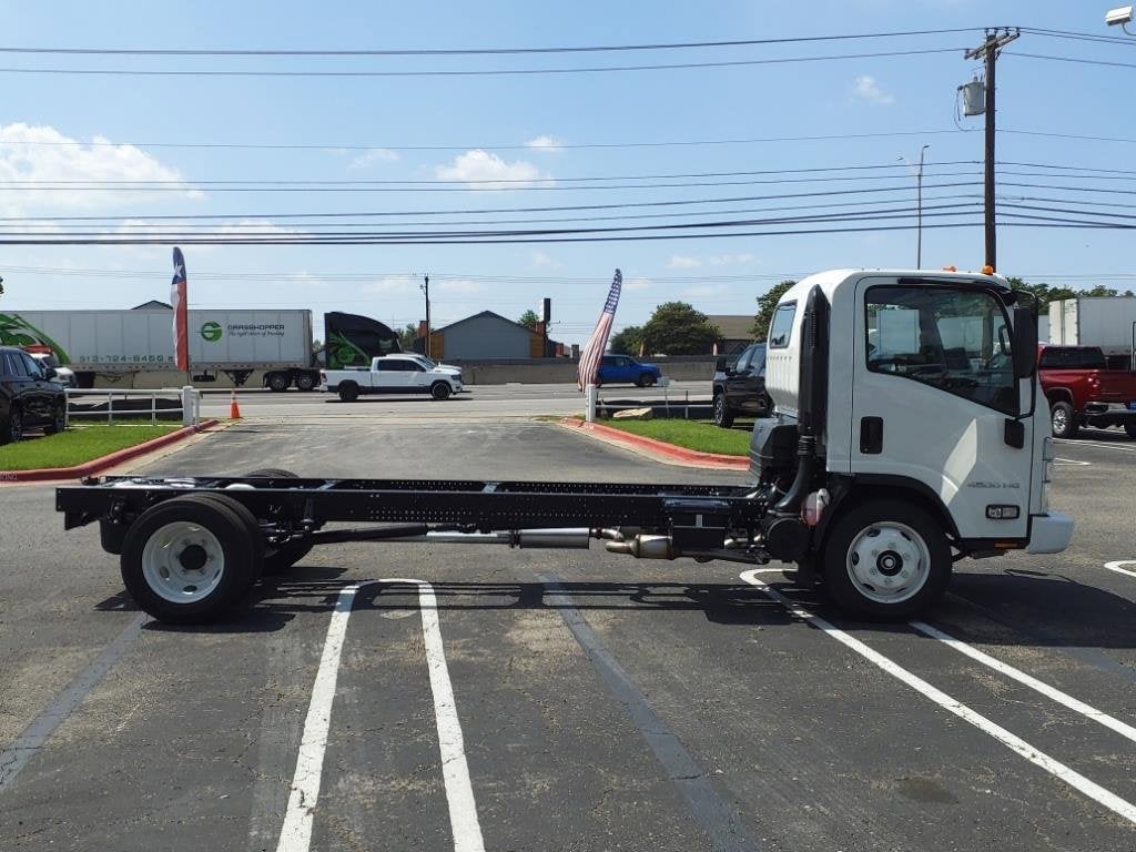 2024 Chevrolet Low Cab Forward 4500 Base