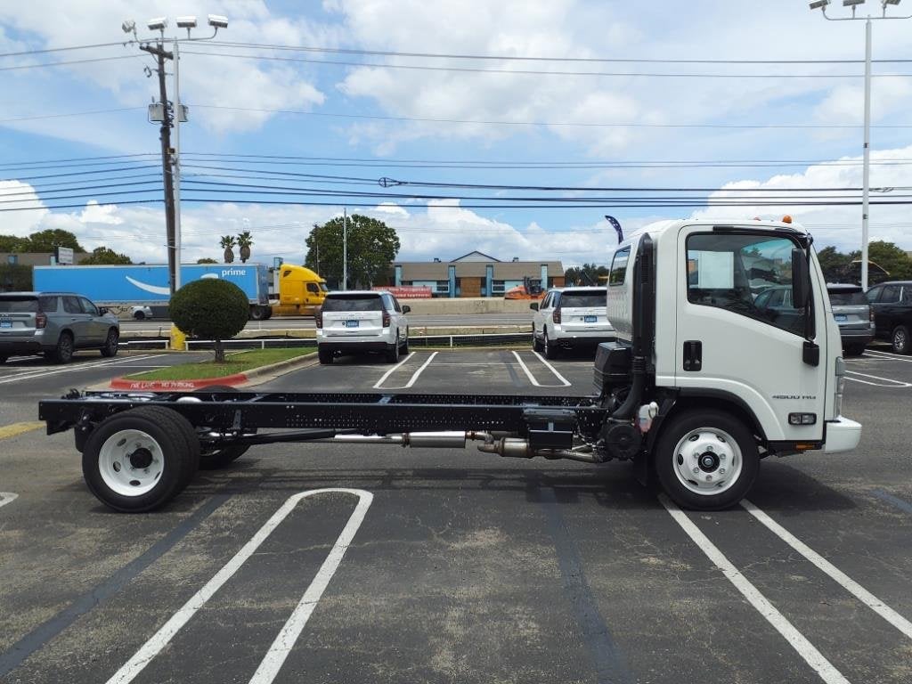 2025 Chevrolet Low Cab Forward 4500 Base