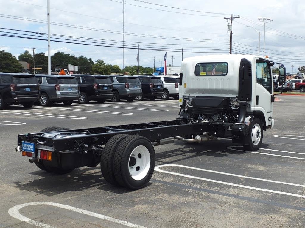 2025 Chevrolet Low Cab Forward 4500 Base