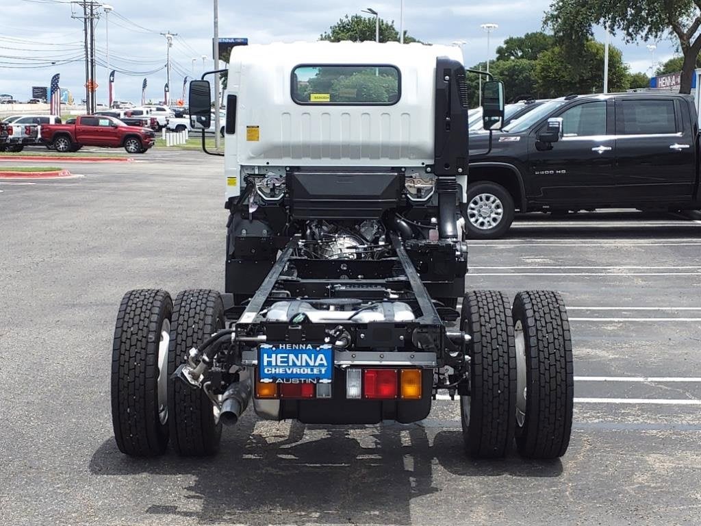 2025 Chevrolet Low Cab Forward 4500 Base