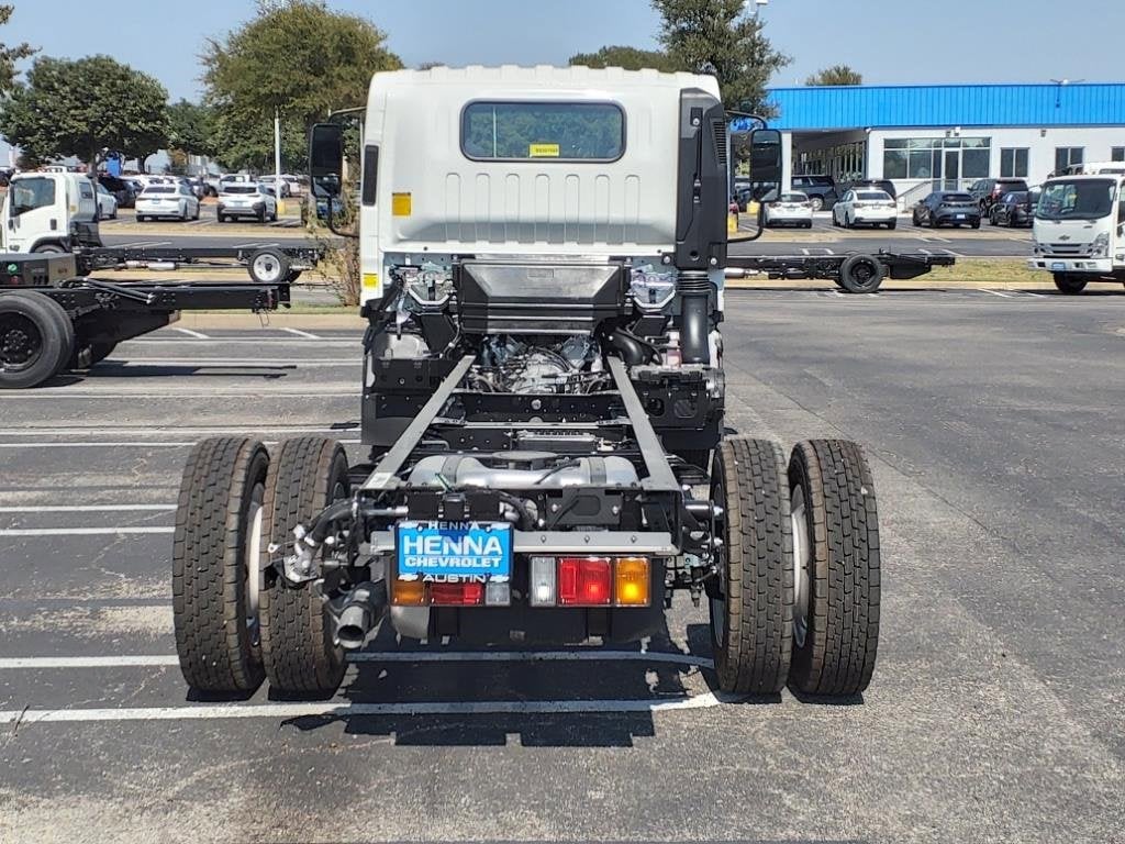 2025 Chevrolet Low Cab Forward 4500 Base