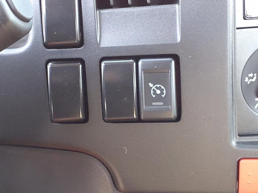 2025 Chevrolet Low Cab Forward 4500 Base