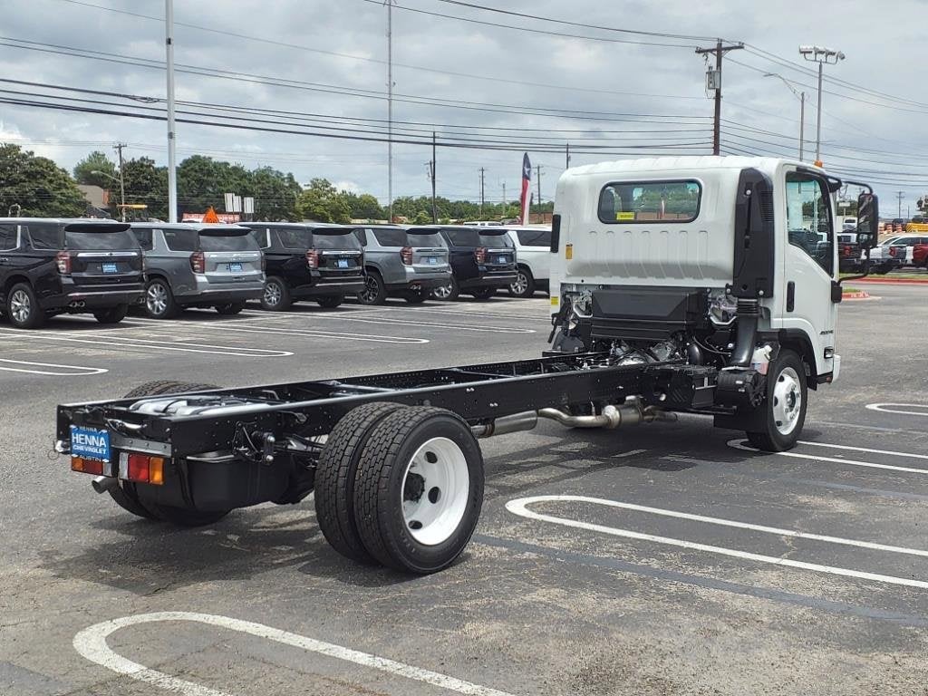 2025 Chevrolet Low Cab Forward 4500 Base