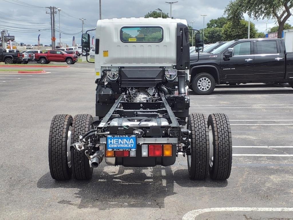 2025 Chevrolet Low Cab Forward 4500 Base