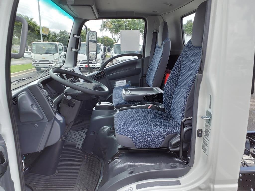 2025 Chevrolet Low Cab Forward 4500 Base