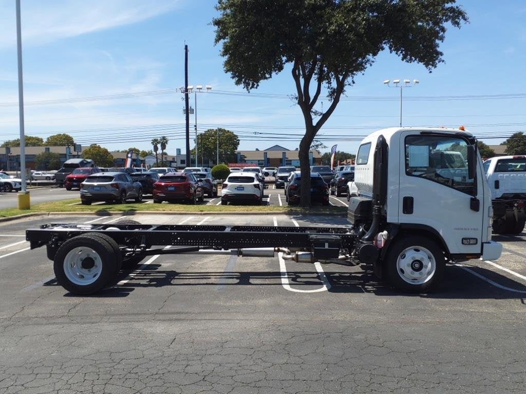 2025 Chevrolet Low Cab Forward 4500 Base