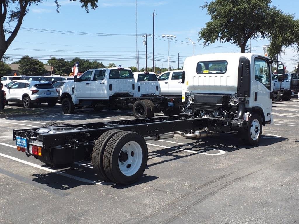 2025 Chevrolet Low Cab Forward 4500 Base