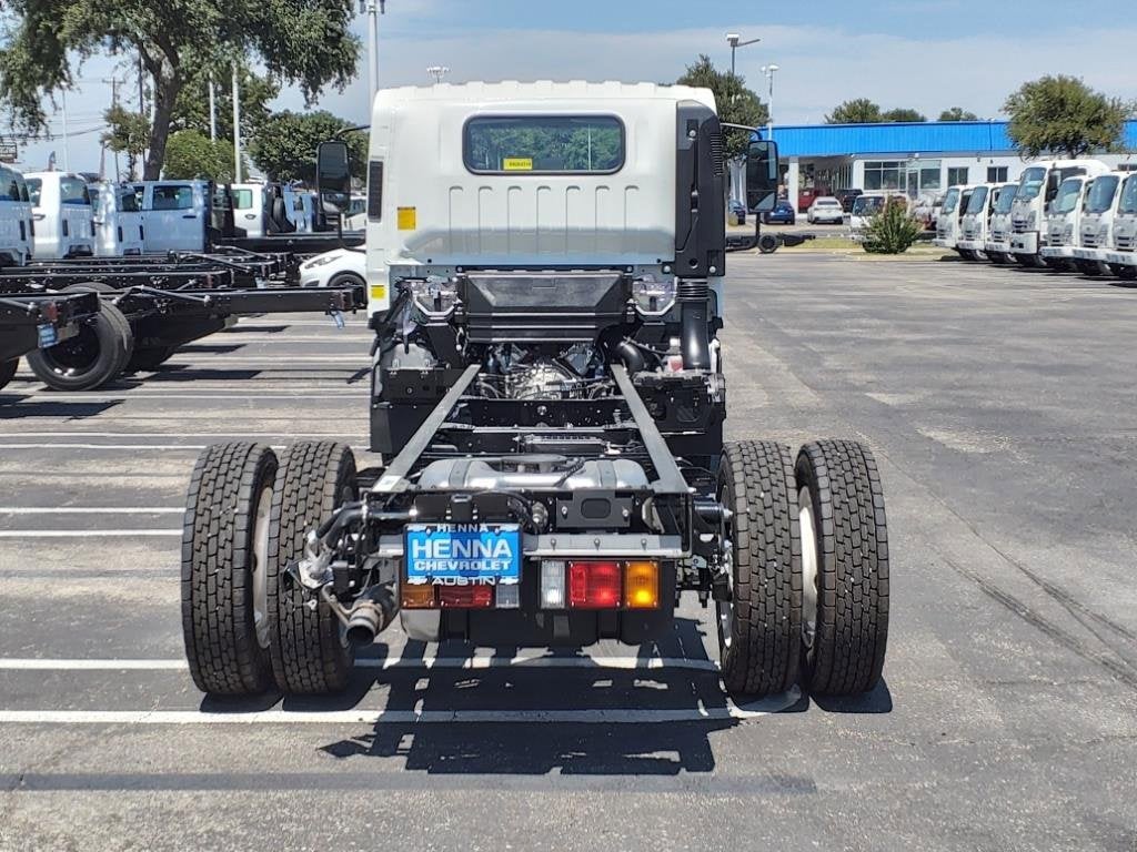2025 Chevrolet Low Cab Forward 4500 Base