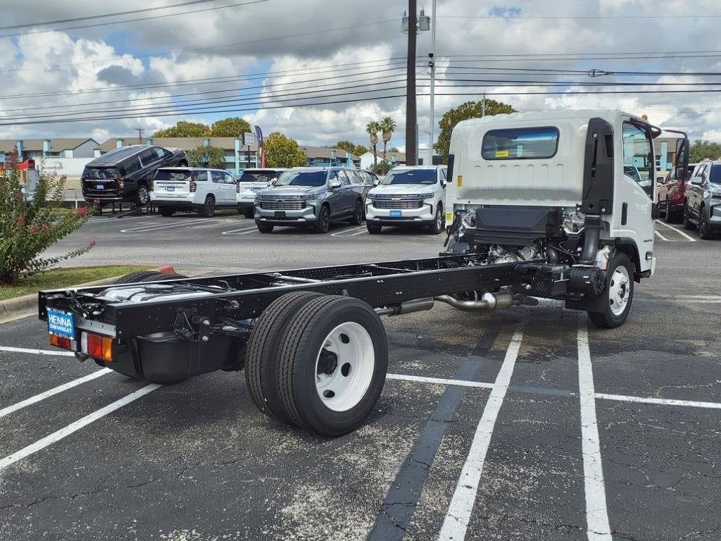 2025 Chevrolet Low Cab Forward 4500 Base