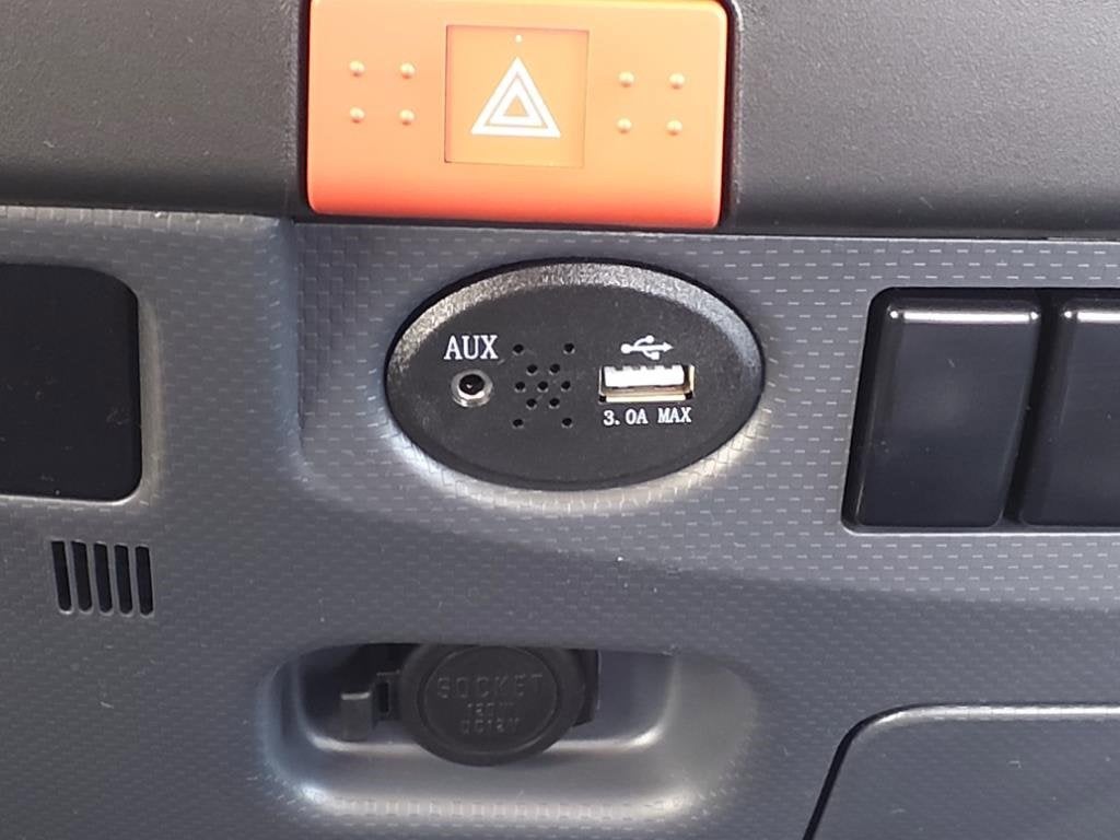 2025 Chevrolet Low Cab Forward 5500 XG Base