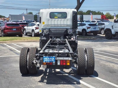 2025 Chevrolet Low Cab Forward 5500 XG Base