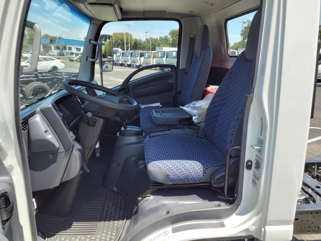 2025 Chevrolet Low Cab Forward 5500 XG Base