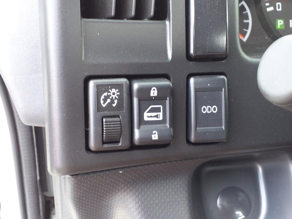 2025 Chevrolet Low Cab Forward 5500 XG Base