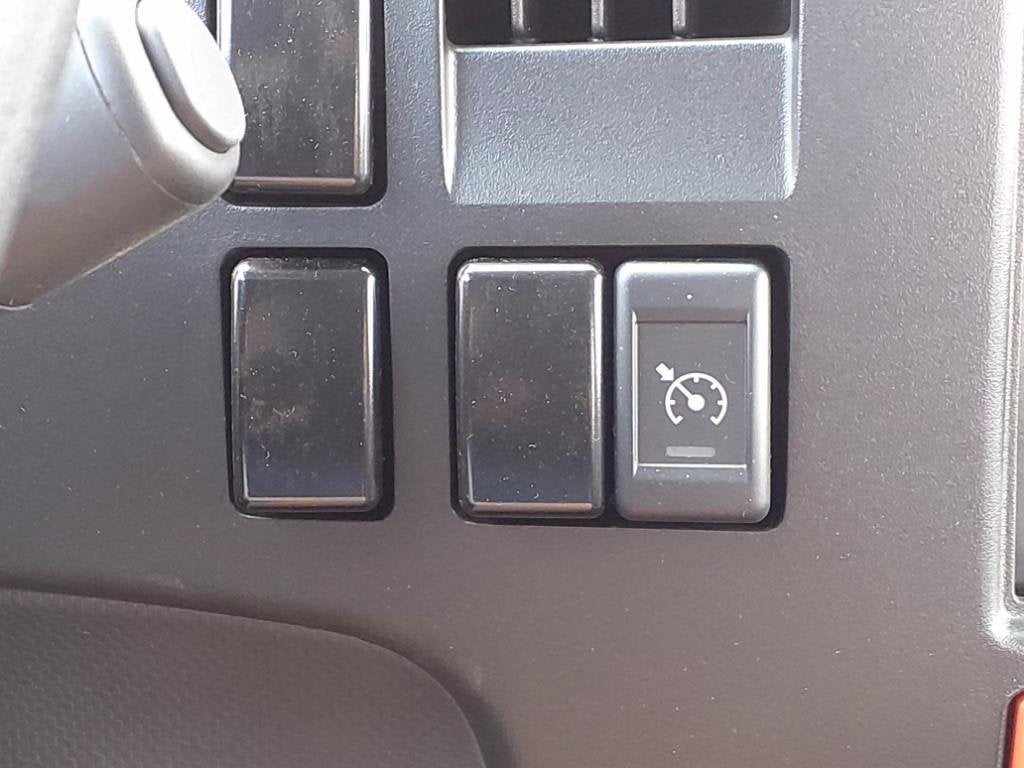 2025 Chevrolet Low Cab Forward 5500 XG Base