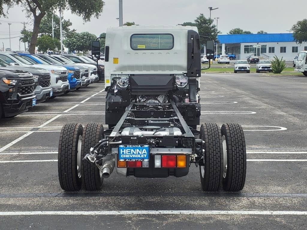 2025 Chevrolet Low Cab Forward 5500 XG Base