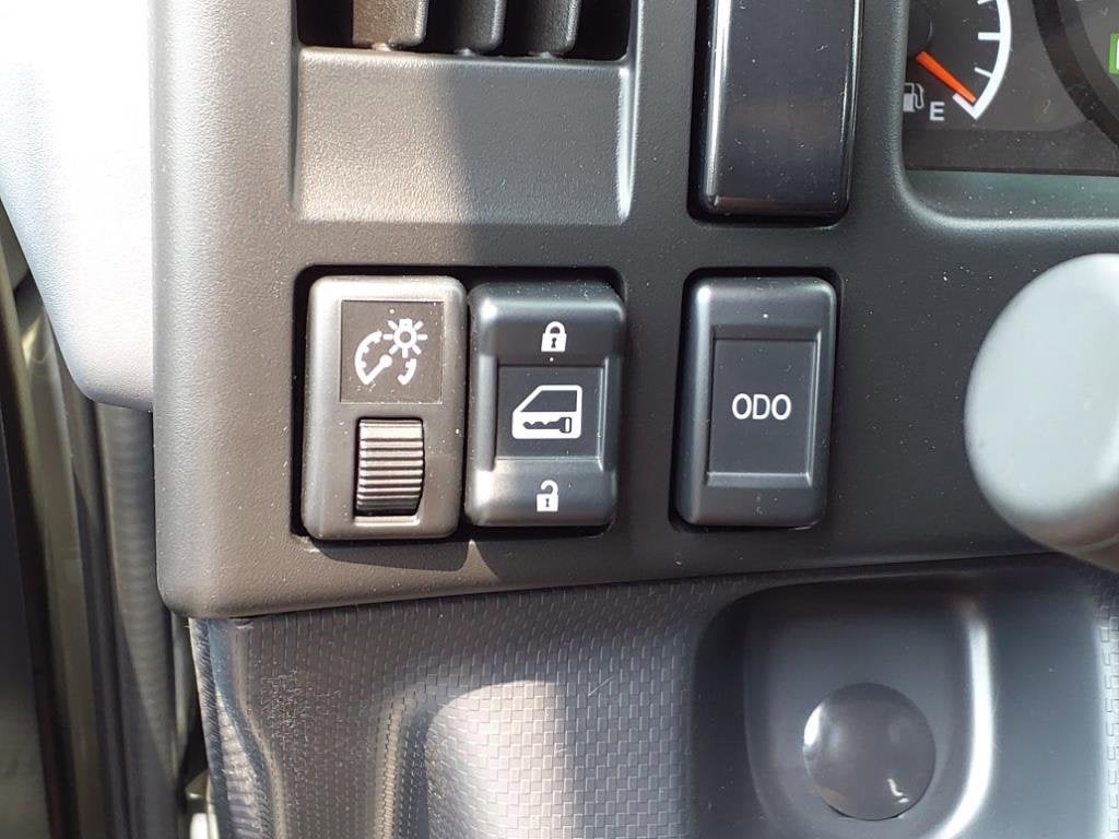 2025 Chevrolet Low Cab Forward 5500 XG Base