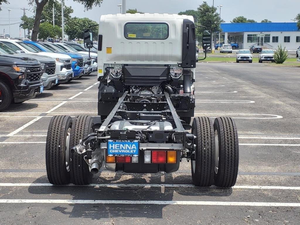 2025 Chevrolet Low Cab Forward 5500 XG Base