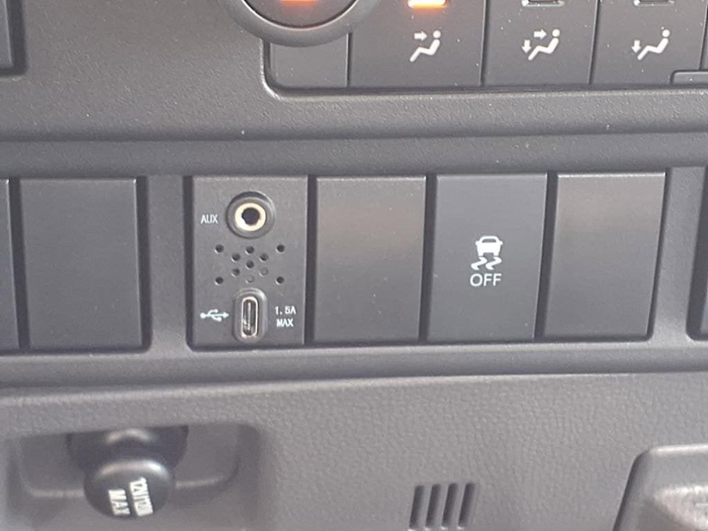 2025 Chevrolet Low Cab Forward 5500 XD Base