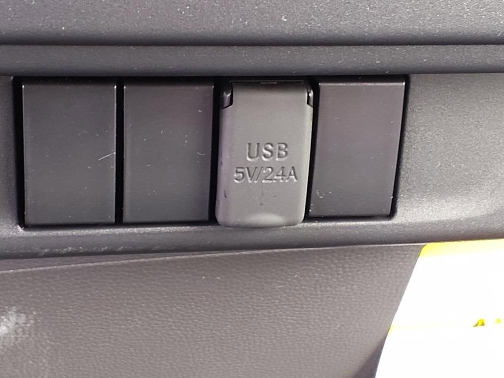 2025 Chevrolet Low Cab Forward 5500 XD Base