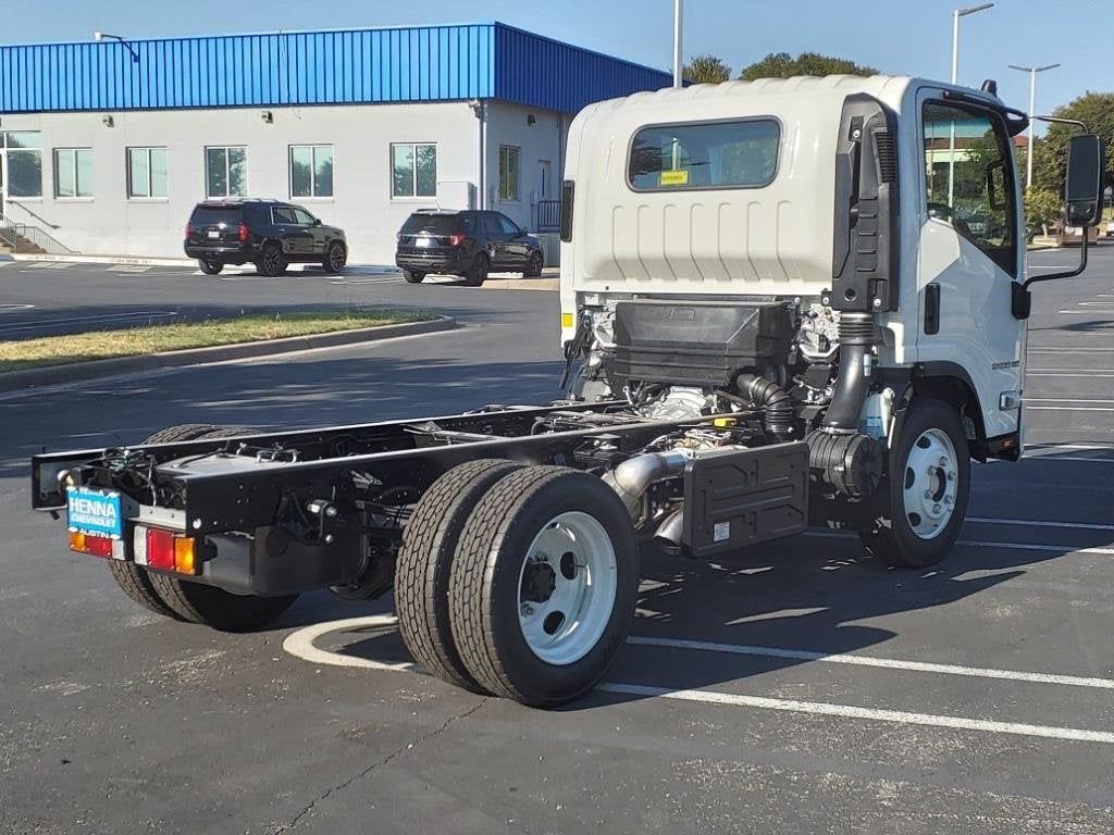 2025 Chevrolet Low Cab Forward 5500 XD Base